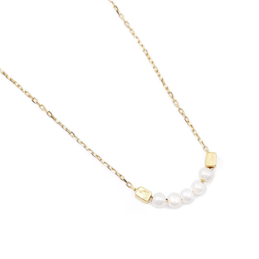 Unusual Pearl Necklace with gold accents